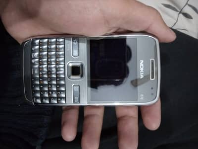 Nokia E72