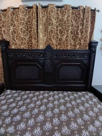 Wooden carving king size bed set with dressing table and side drawers