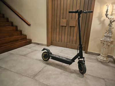 Electric Scooty 9.5/10 450w motor 40+ Top Speed