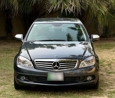 Mercedes-Benz C180 W204 2008/2014 in excellent condition.