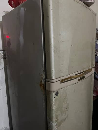 Medium size Dawlance Refrigerator