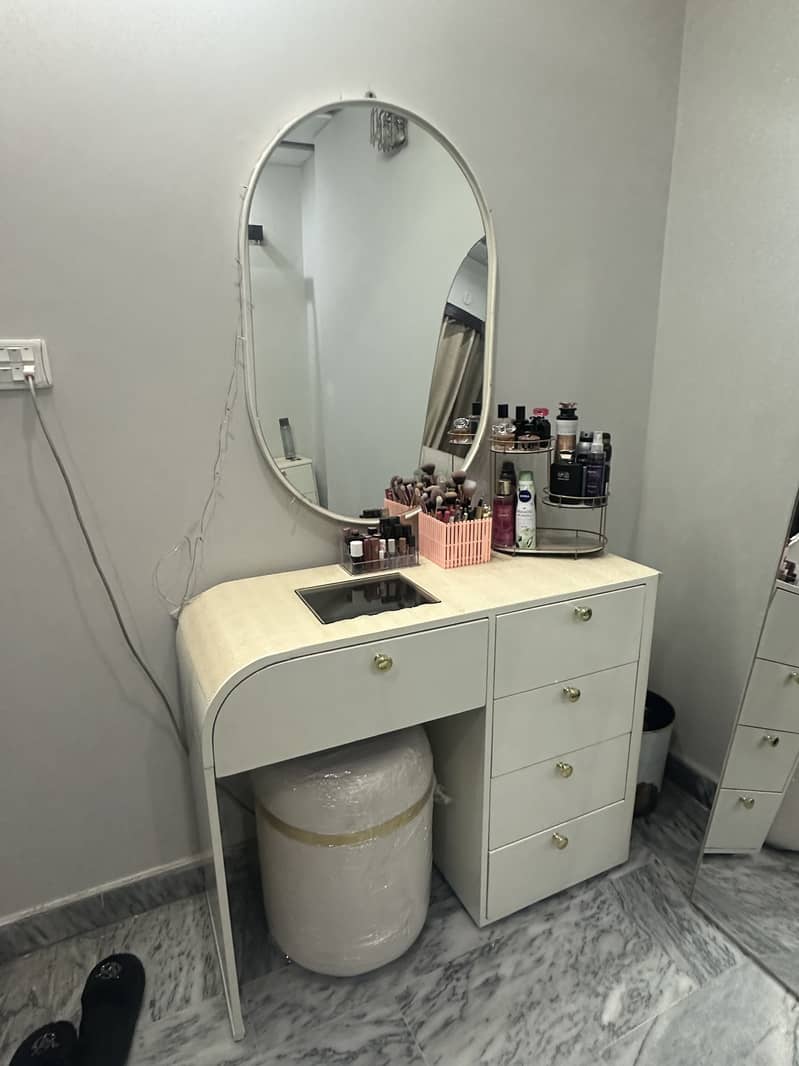 Dressing table 1