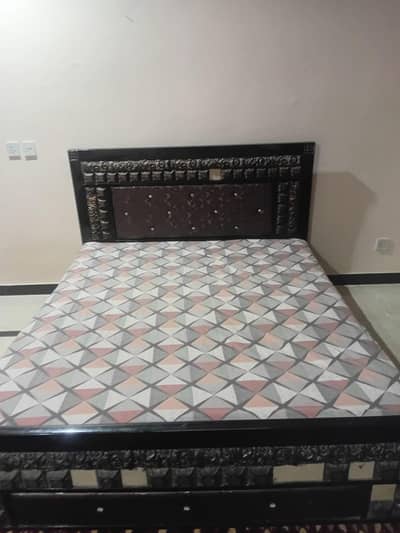 urgent for sale. iron bed king size dubble bed and metres 0331616325