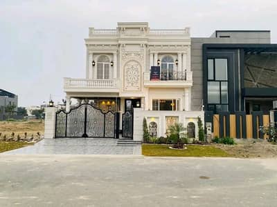 10 Marla Luxury Lower Portion is Available for Rent in Bahria Town Lahore