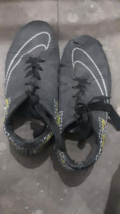 Gripper for football