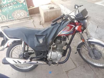 HONDA 125 2023 KARACHI NUMBER FIRST OWNER NUT TO NUT SEALD BIKE