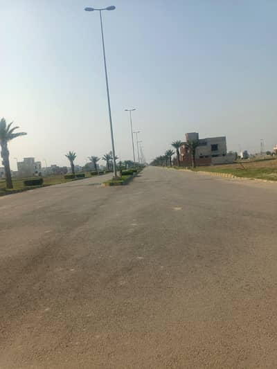 Urgent Sale 10 marla Main boulevard plot in Citi Housing Sargodha road Faisalabad