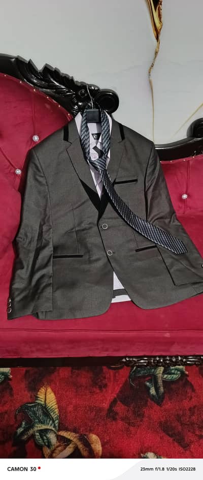 pent shirt coat and tie one time used on wedding.