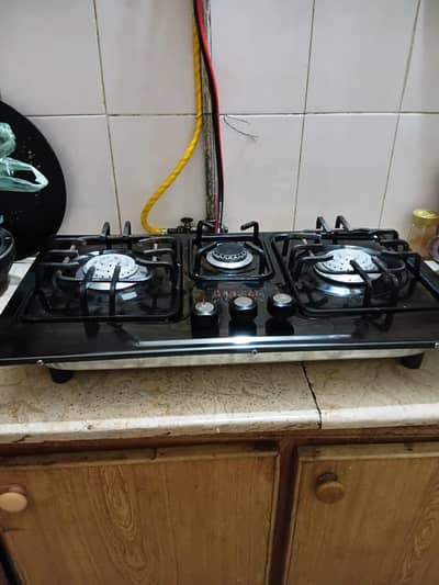 Gas stove 3 burners few days used