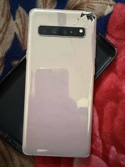 SAMSUNG S10 PLUS