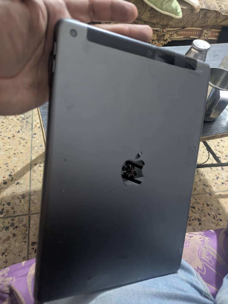 ipad 8th gen Sim 1