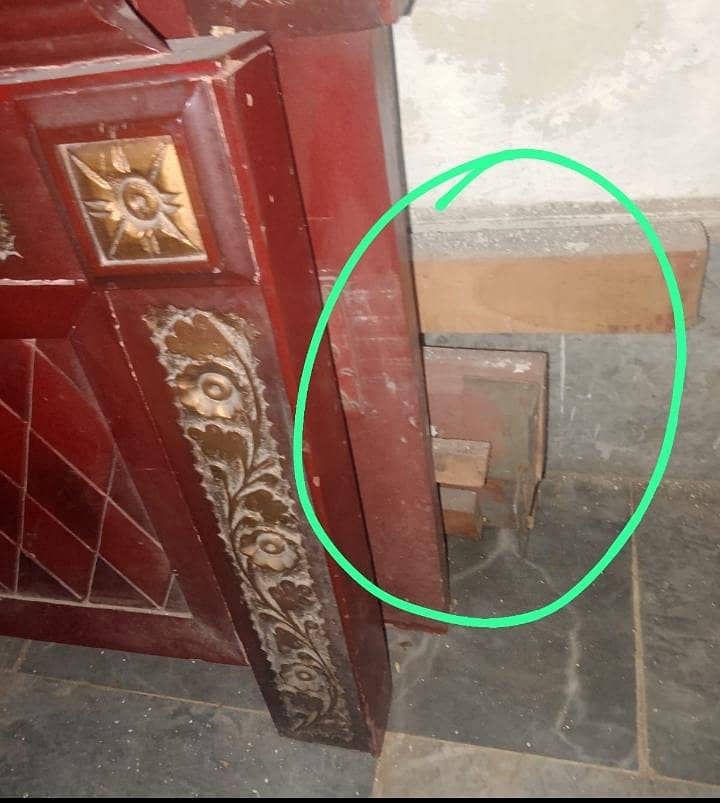 Complete Bed , Dressing , Table 1