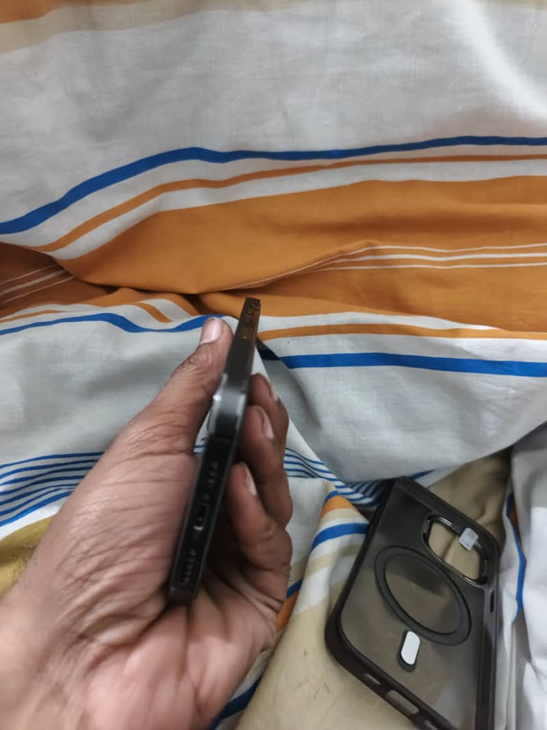 Iphone 13 Pro sim working 2