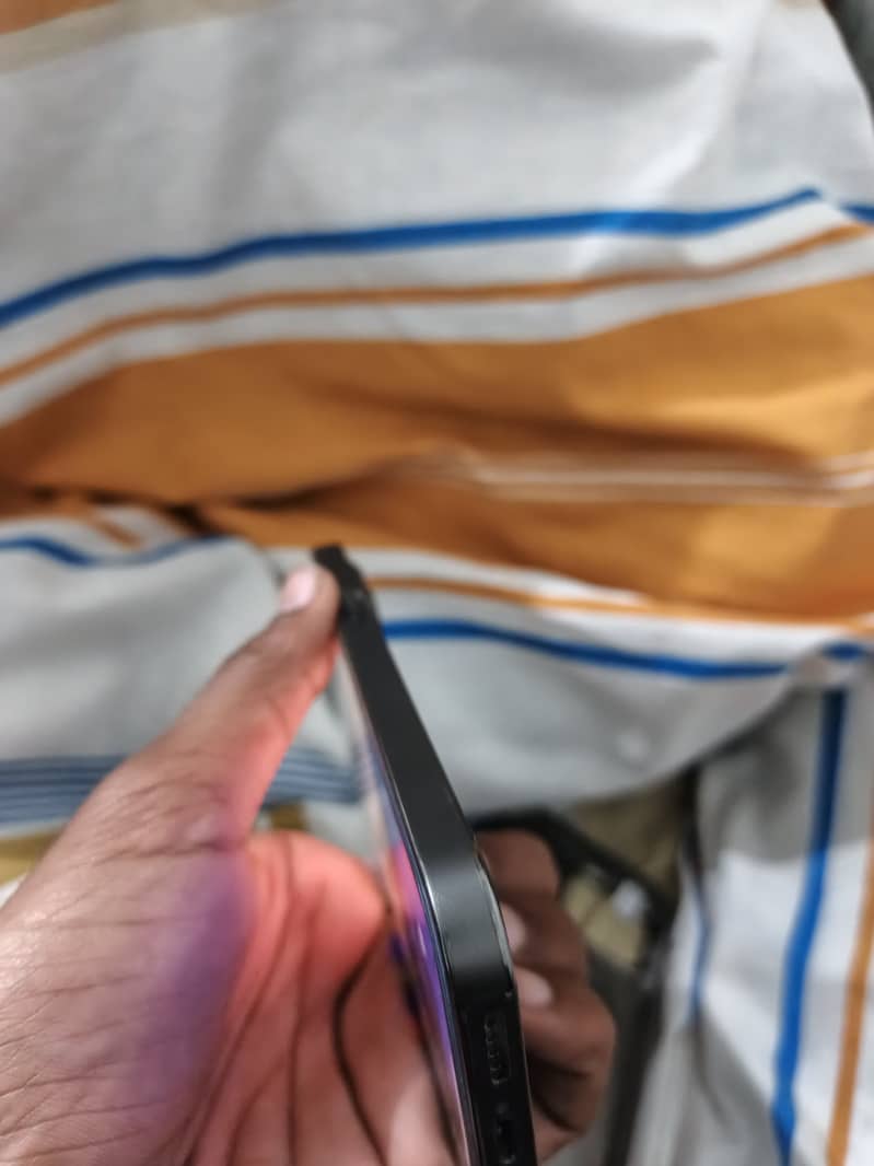 Iphone 13 Pro sim working 3