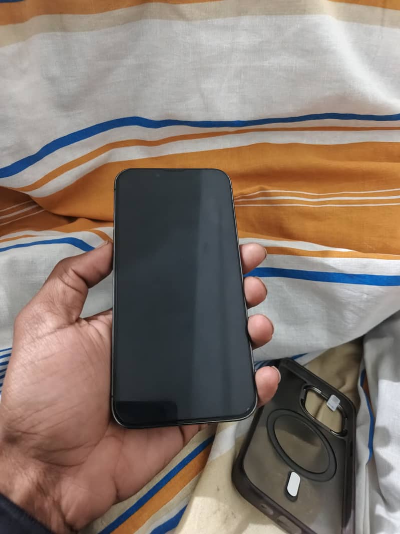 Iphone 13 Pro sim working 5