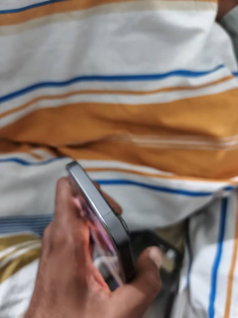 Iphone 13 Pro sim working 6