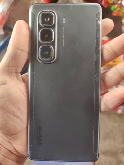 8gb 256gb bs chota sa dot ha camery k pas  03269752960 watsap