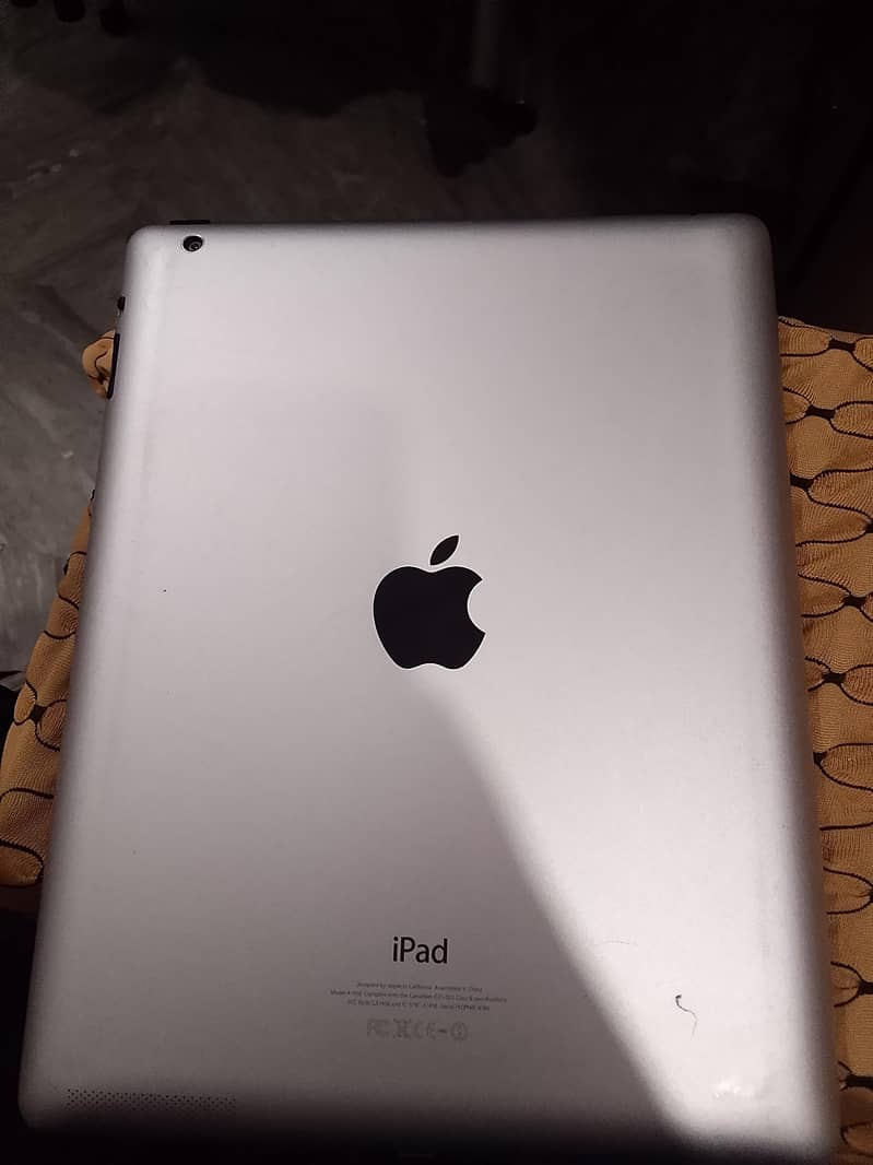 apple ipad 4. version 10.5. 3
