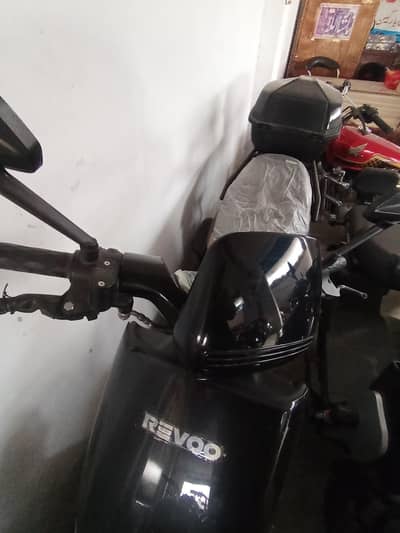 REVOO SCOOTY  A12 REAR BOX