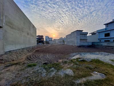 Affordable Prime Location Residential Plot For sale In Park View City - Overseas Block