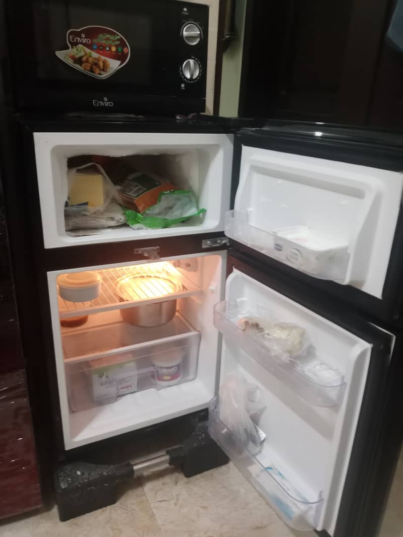Orient medium fridge . 0