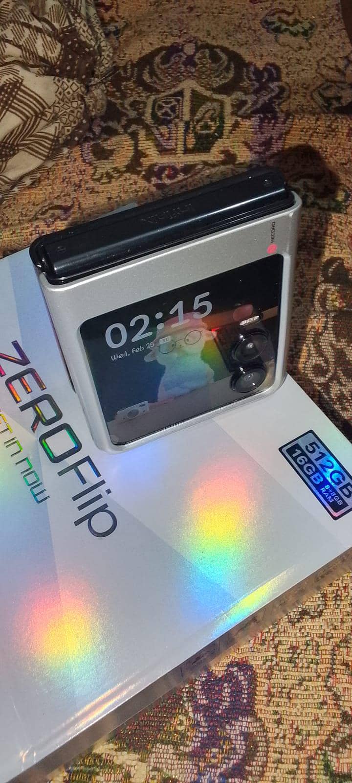 Infinix Zero Flip 0