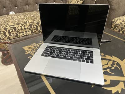 Macbook Pro i7