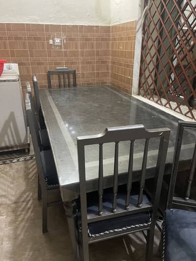 8 chairs Dining table at best condition