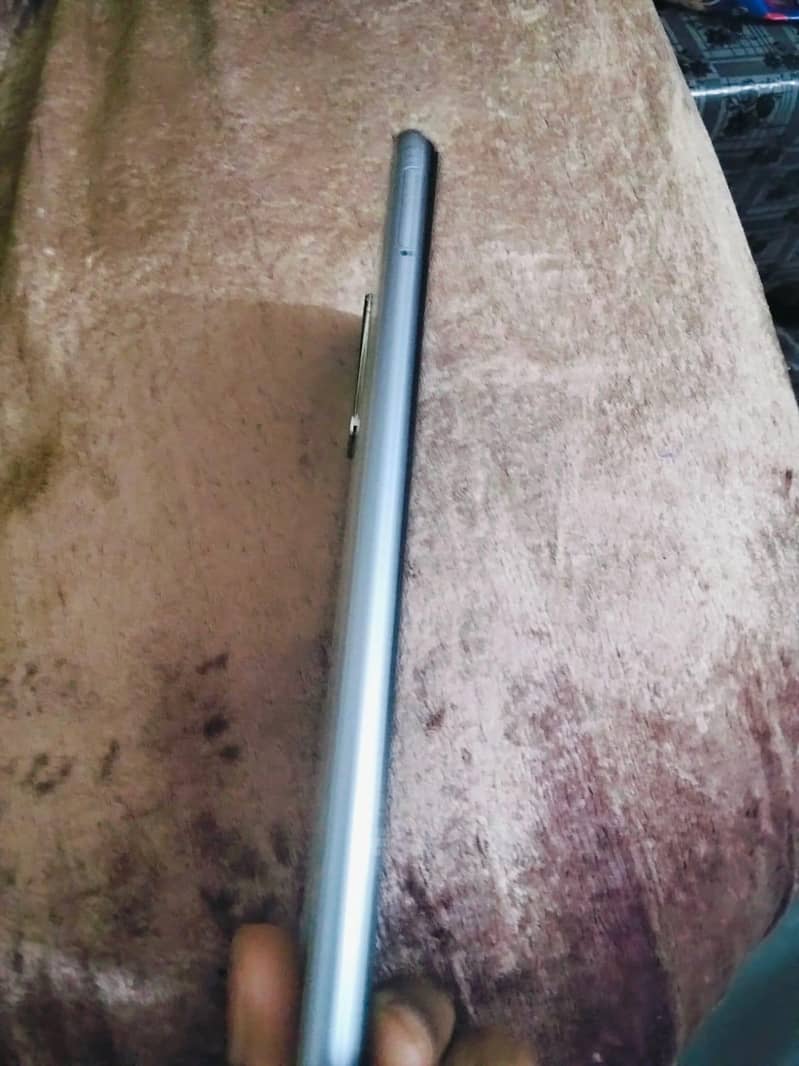 Mobile condition 10/10 64 gb memory 3