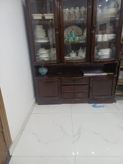 Solid wood Sheehan showcase