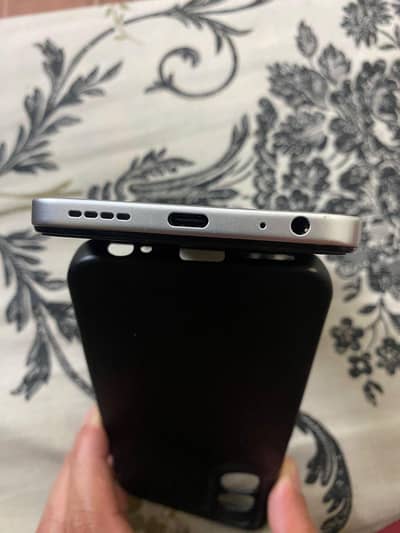 Infinix Hot 60i. 6/128