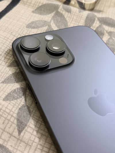 Iphone 16 pro max (Factory Unlock 256gb)