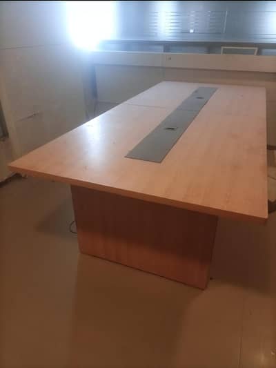 selling work station for 6 peoples plus office table and lunch table