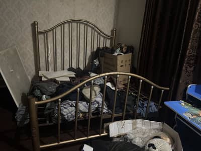 bed set tow side tebles for sale