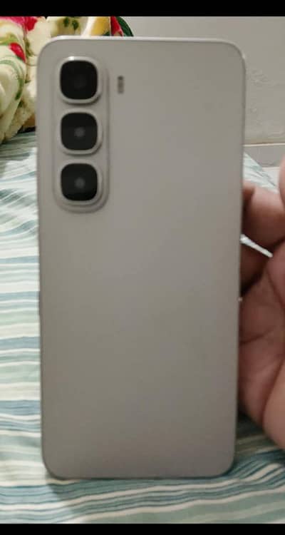 Infinix hot 60i 6/128gb post pori prh k contact kijuega watsp pe drct