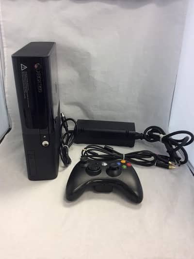xbox 360 for sale  with 2 games10/10 condition