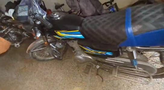 RED COLOUR HONDA 125 NEW