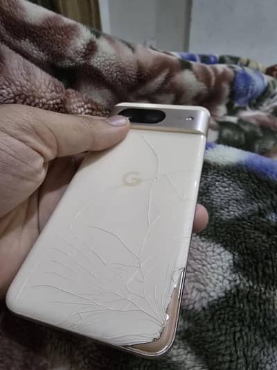 google pixel 8 8/128 back broken