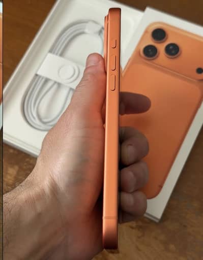 iPhone 17 pro max HK