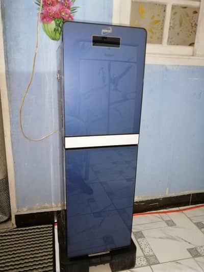 hot normal or cold water sath mini fridge or glass door Hai