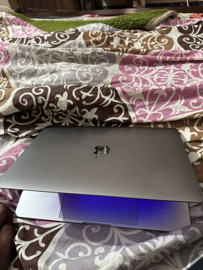 Macbook pro touch bar