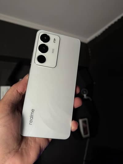 real me c 71 6+6+128.4 saay 5 month Howe Hain .