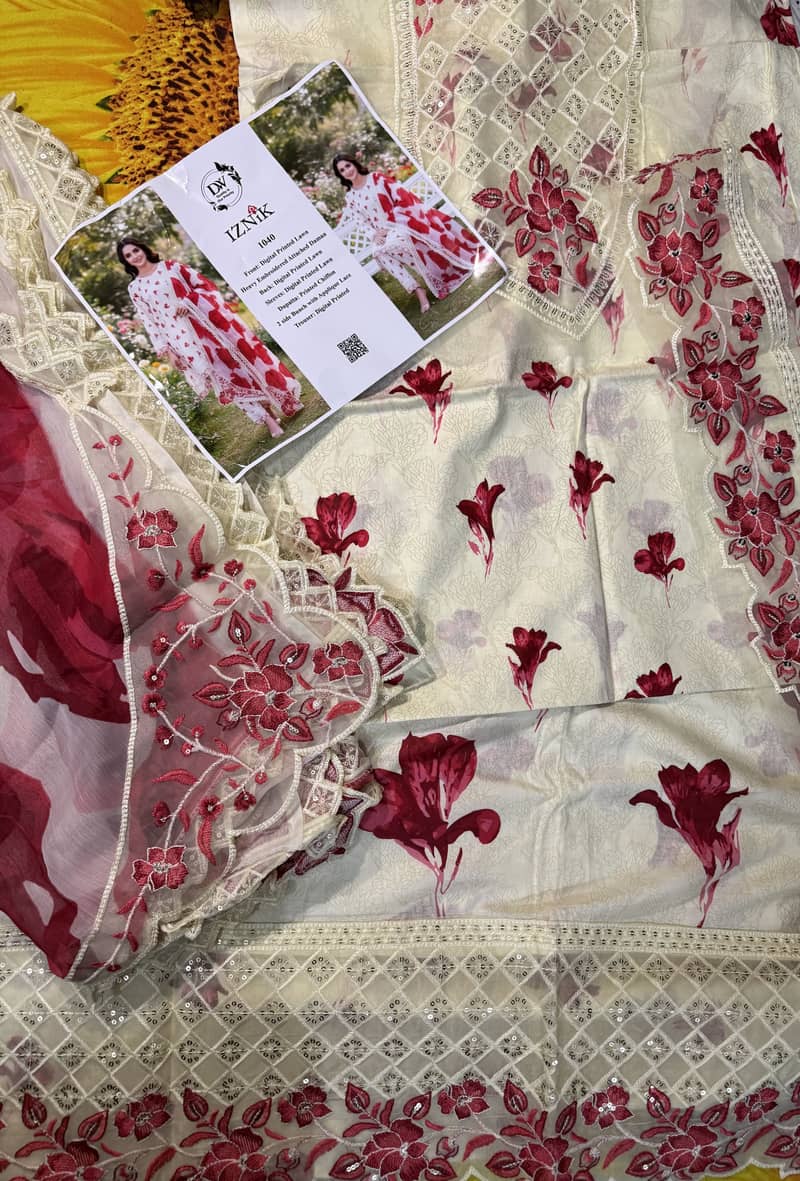 “خواتین کے خوبصورت اور فیشن ایبل کپڑے سیل پر – سستی قیمت 1