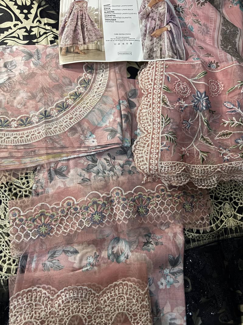 “خواتین کے خوبصورت اور فیشن ایبل کپڑے سیل پر – سستی قیمت 2