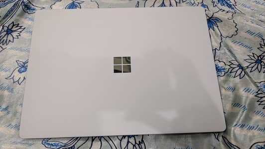 Microsoft Surface Laptop i7 7 16/512