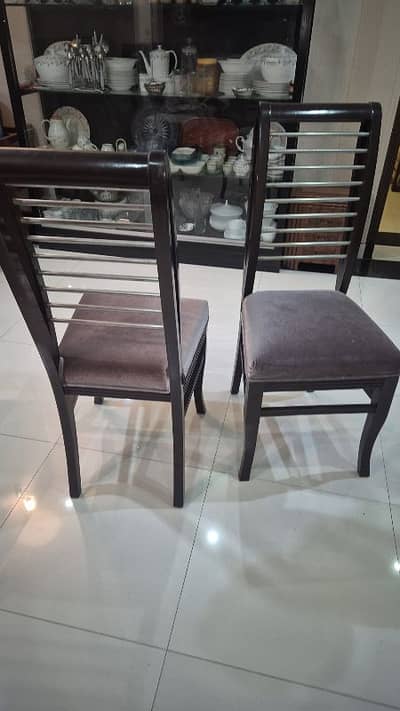 Dinning Chairs    excllent conditon (8Chairs)