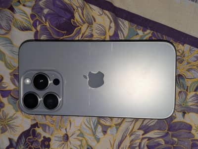 iphone 15 pro factory unlock 10/10 condition num 03190160255 cell me