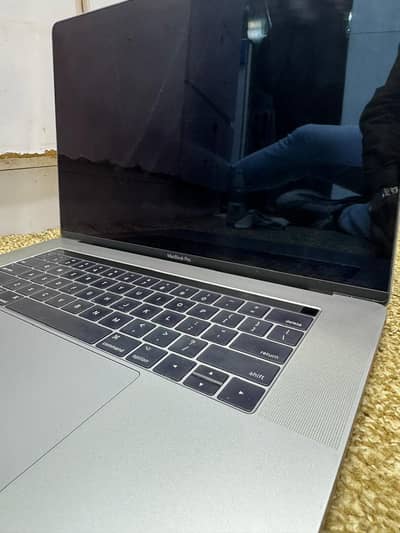 macbook pro core i7 2017