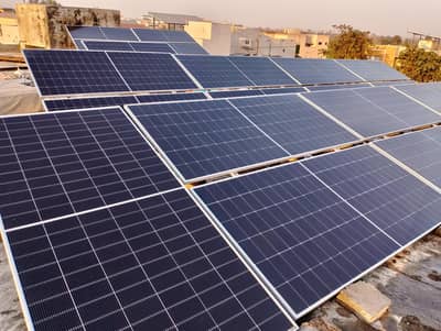 Solar panel wash service