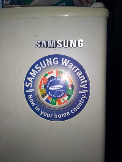 SAMSUNG FRIDGE LARGE SIZE, USED, IN GOOD CONDITION FOR URGENT SALE